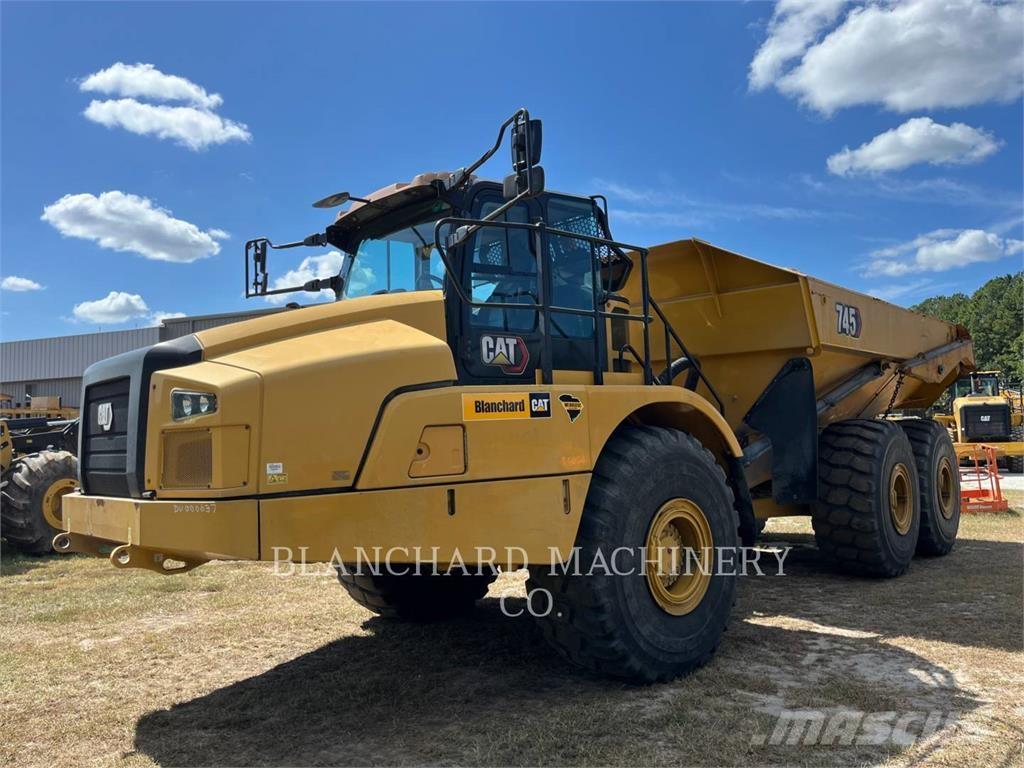 CAT 745 Zglobni damperi