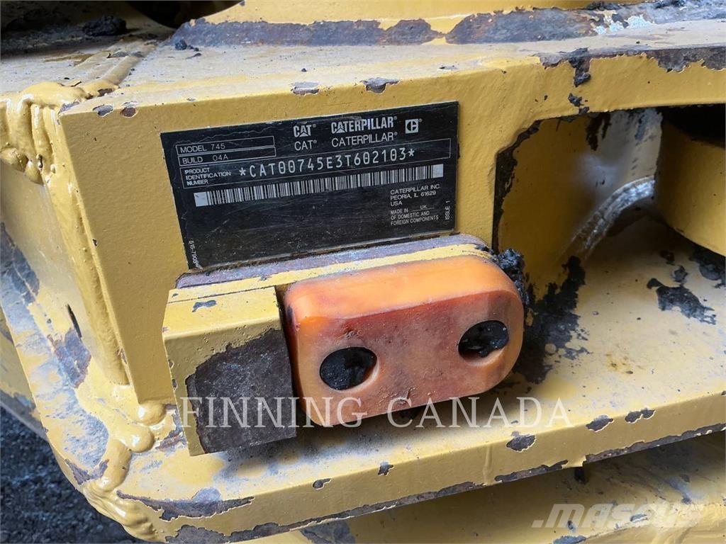 CAT 745 Zglobni damperi