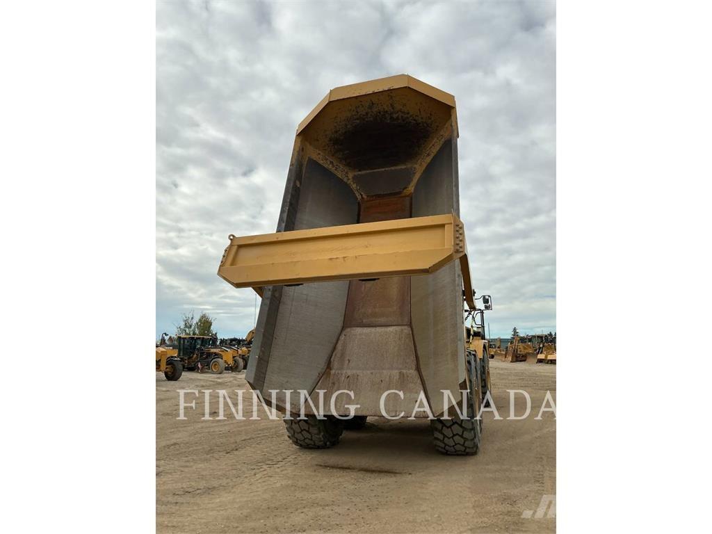 CAT 745 Zglobni damperi