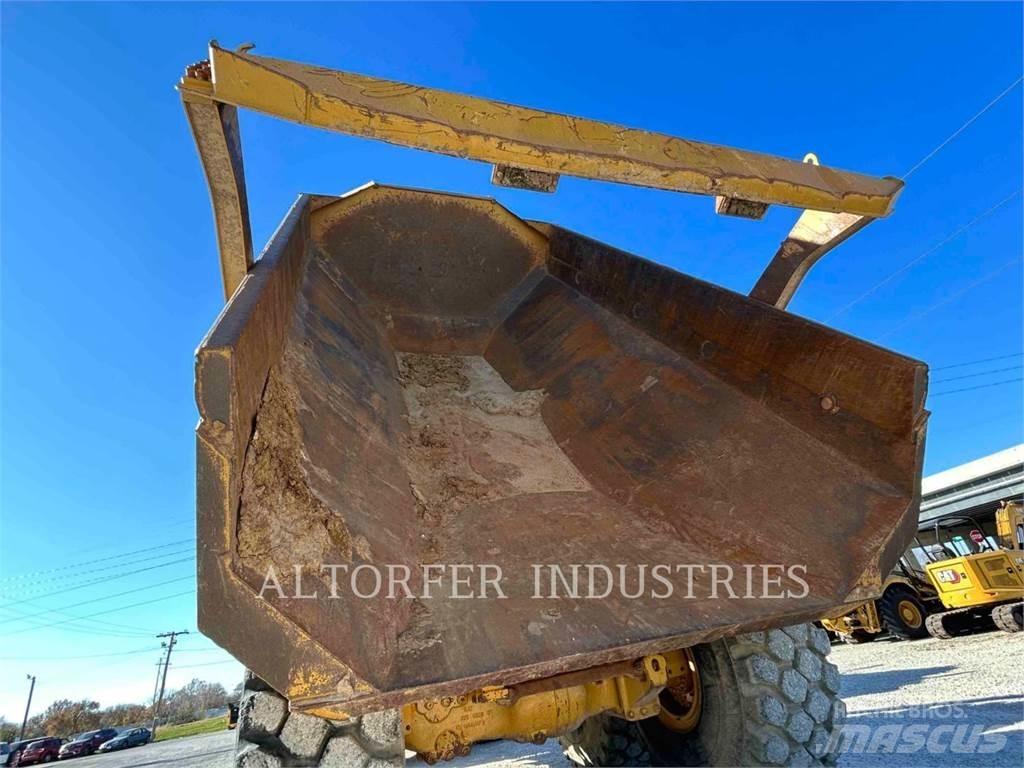 CAT 745 Zglobni damperi