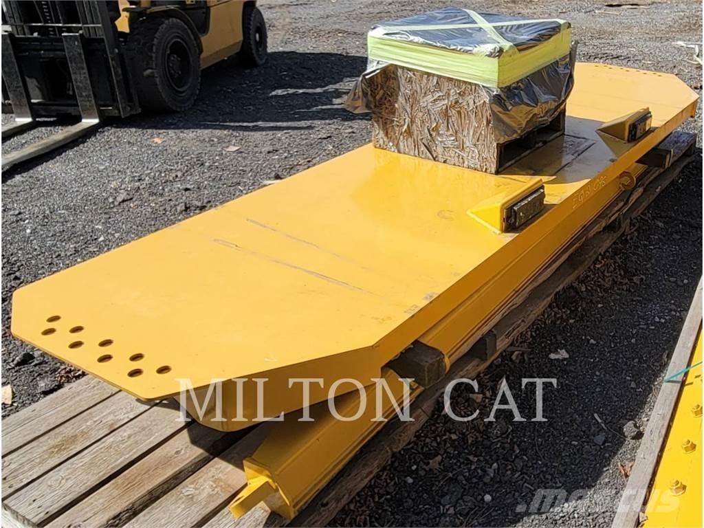CAT 745 TAILGATE Šasija i vešenje