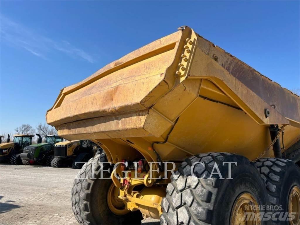 CAT 745C Zglobni damperi