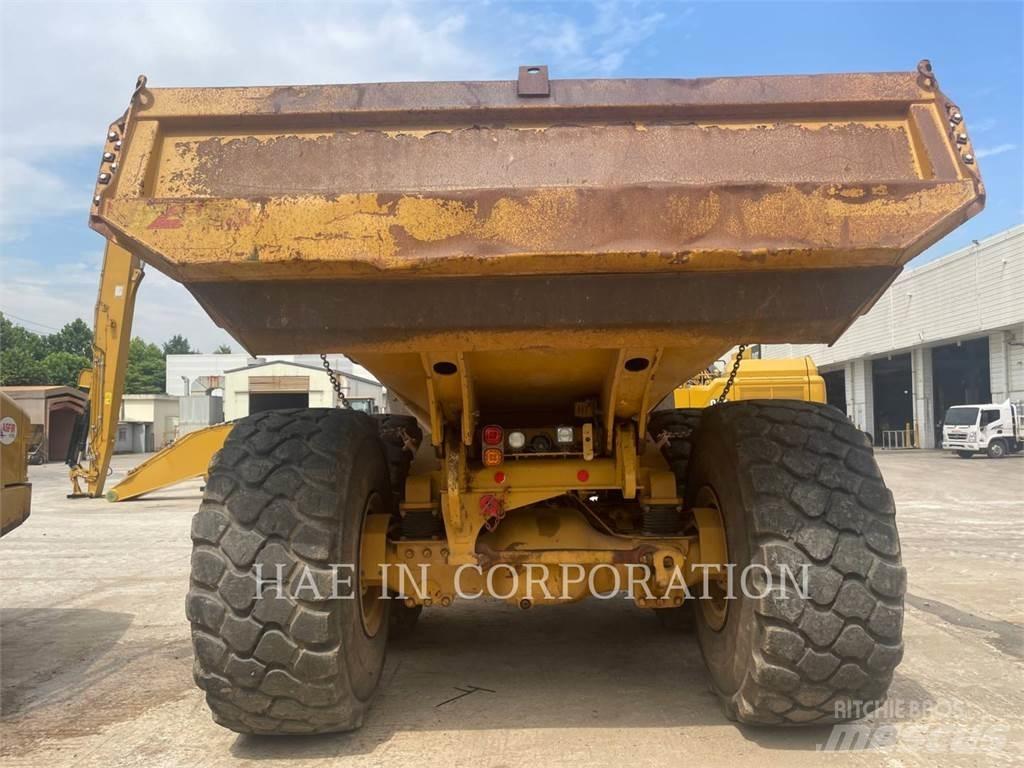 CAT 745C Zglobni damperi
