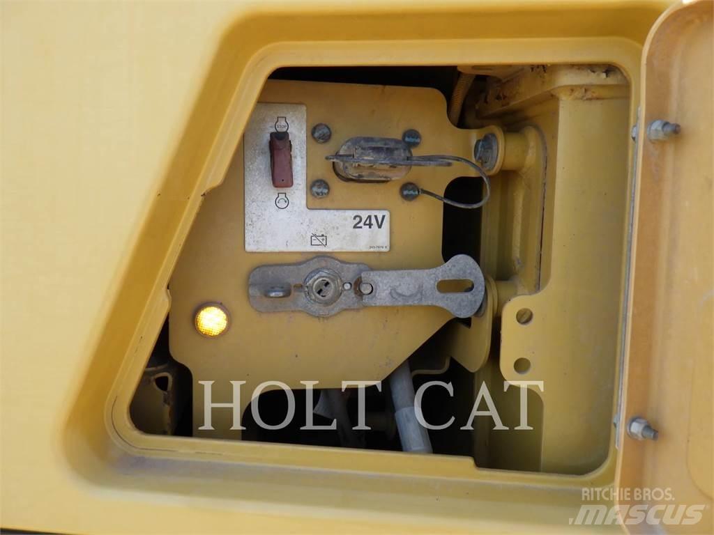 CAT 745C Zglobni damperi