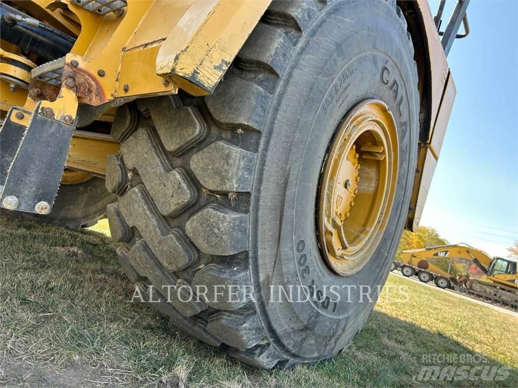 CAT 745C Zglobni damperi