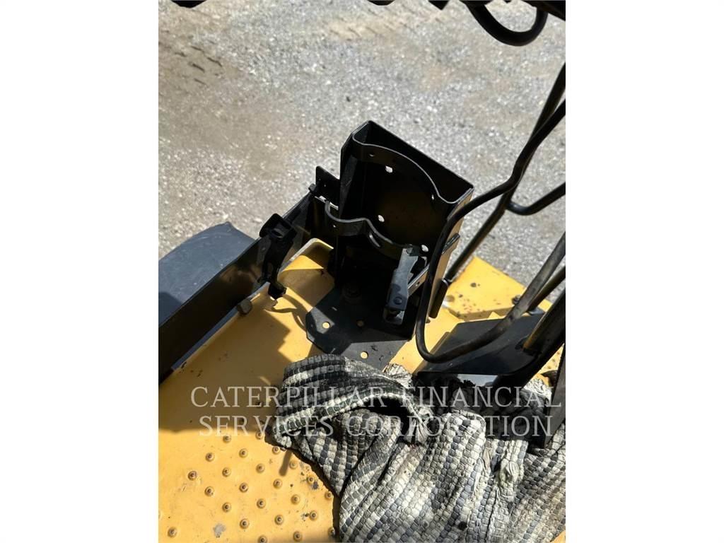 CAT 772G Zglobni damperi