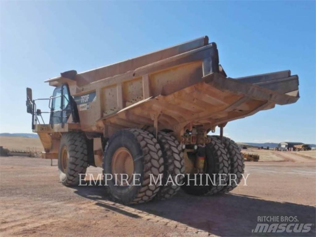 CAT 773F Zglobni damperi