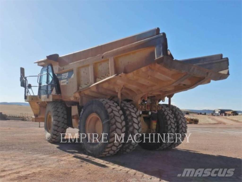 CAT 773F Zglobni damperi