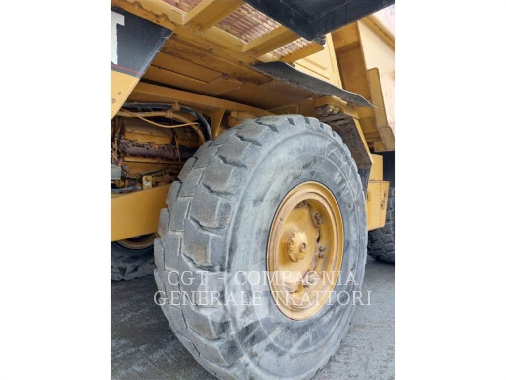 CAT 775B Zglobni damperi