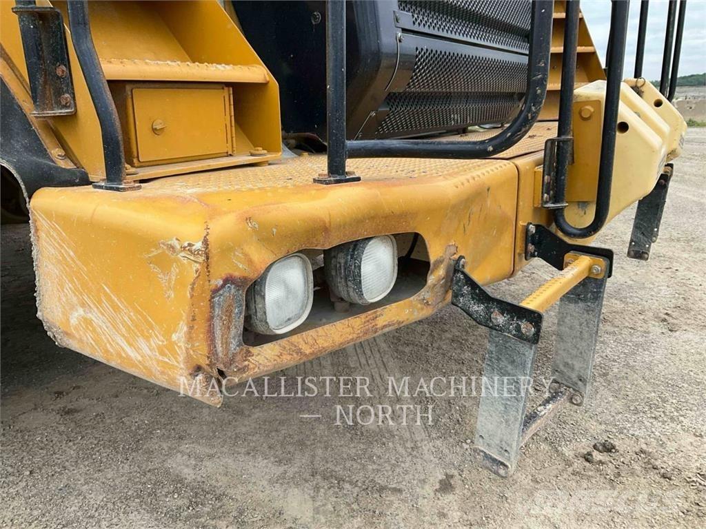 CAT 775F Zglobni damperi