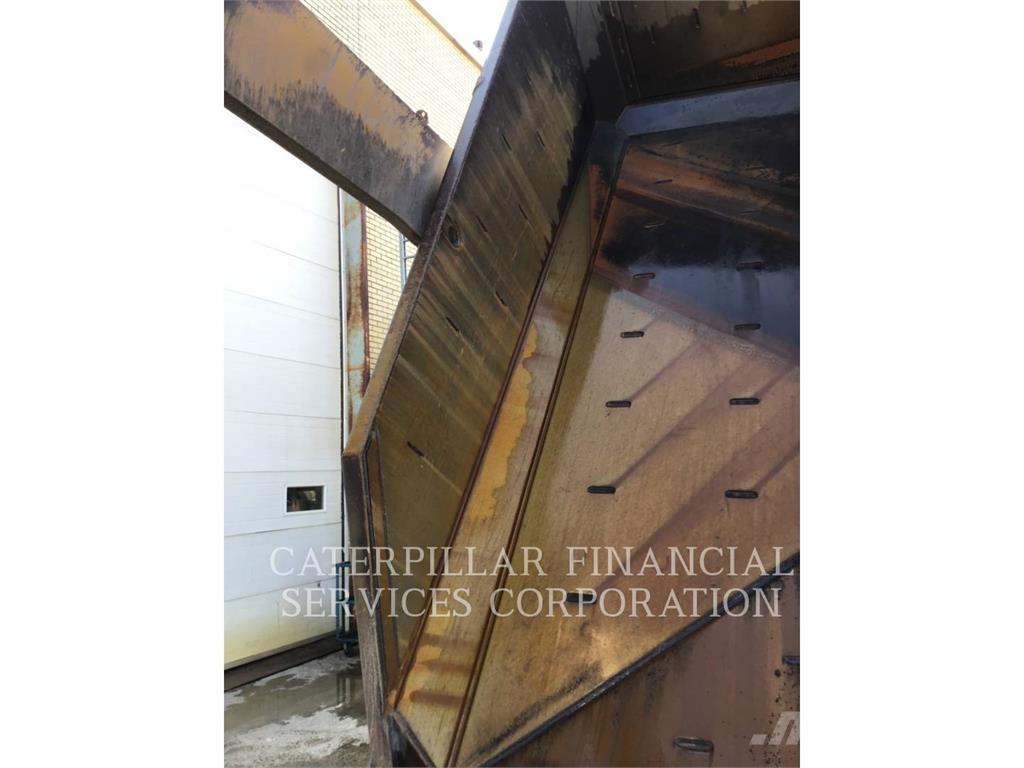 CAT 775G Zglobni damperi