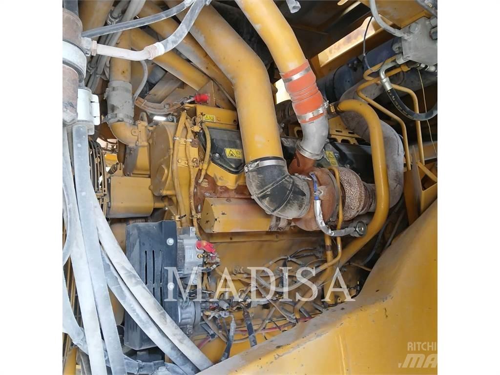 CAT 777F Zglobni damperi
