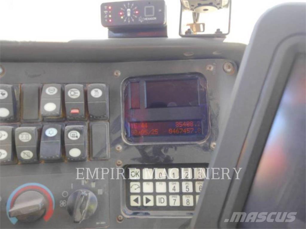 CAT 789D Zglobni damperi