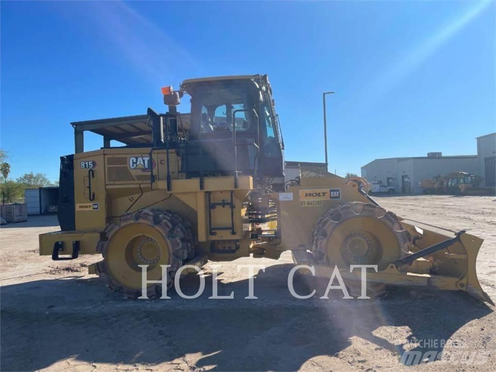 CAT 815 Nabijači zemlje