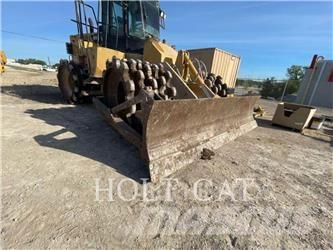 CAT 815F Nabijači zemlje