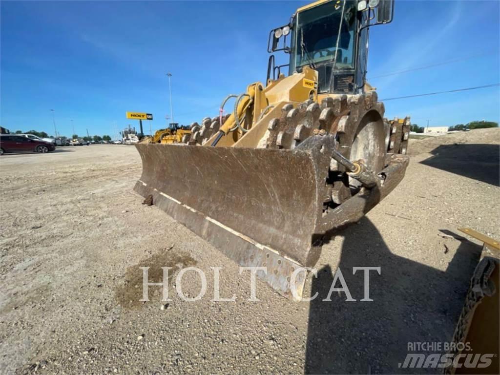 CAT 815F Nabijači zemlje