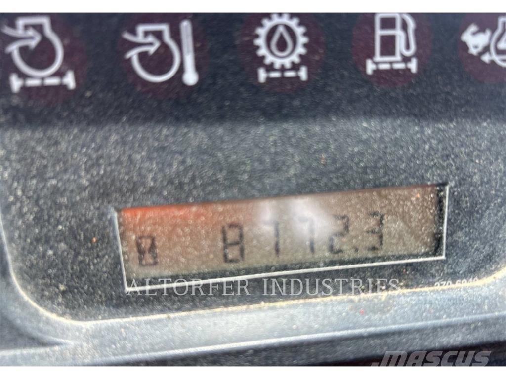 CAT 815F2 Nabijači zemlje