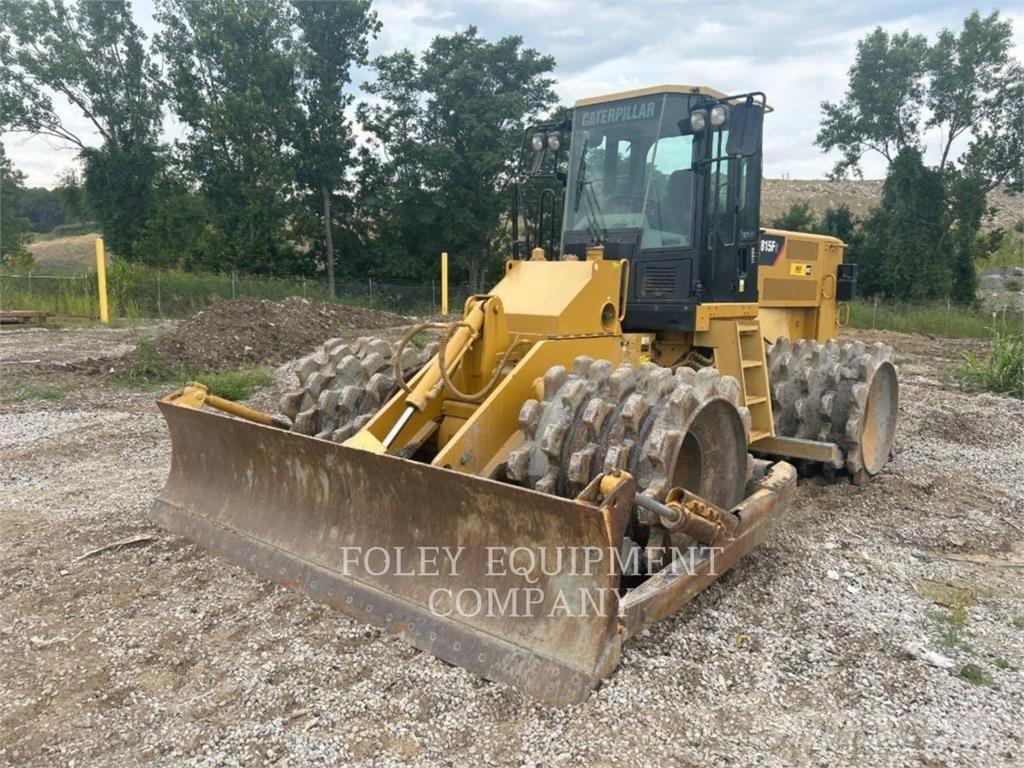 CAT 815F2 Nabijači zemlje
