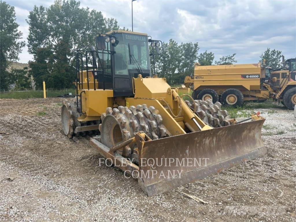 CAT 815F2 Nabijači zemlje