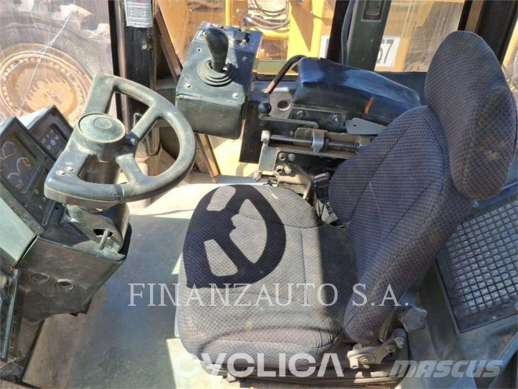 CAT 824H Buldožeri guseničari