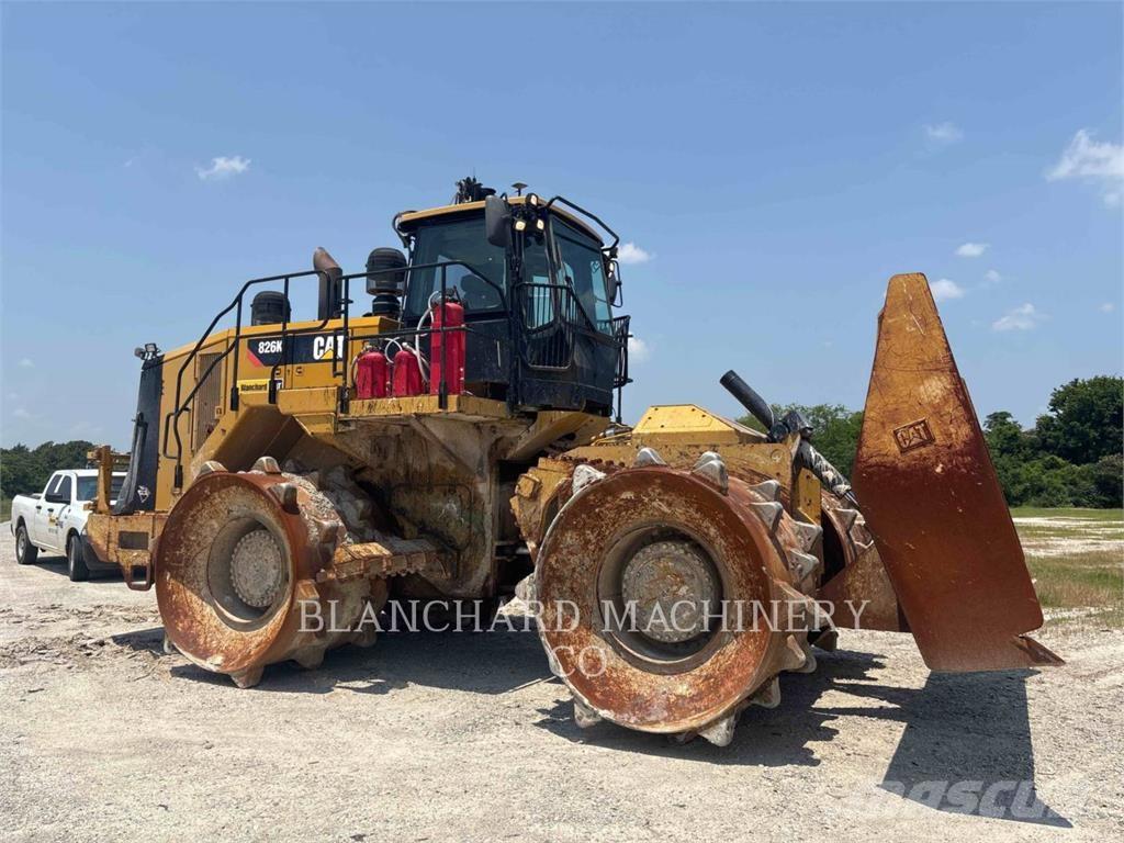 CAT 826K Nabijači zemlje