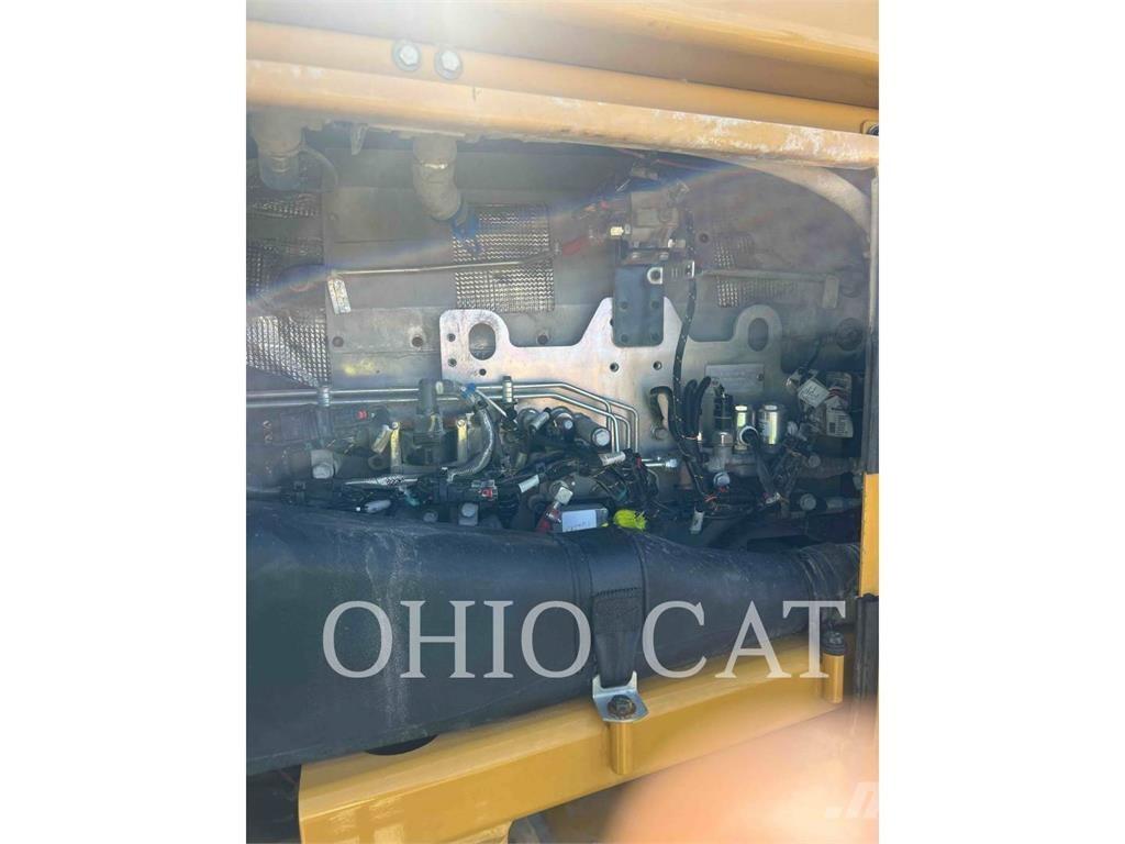 CAT 836K Nabijači zemlje