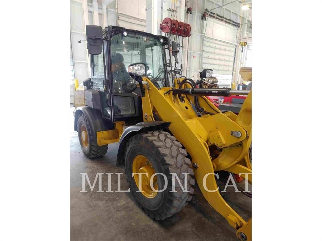 CAT 906 Utovarivači na točkove