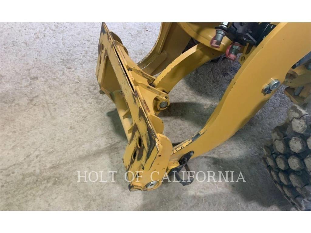 CAT 906 Utovarivači na točkove