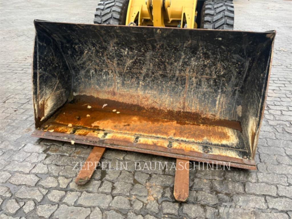 CAT 906-14 Utovarivači na točkove