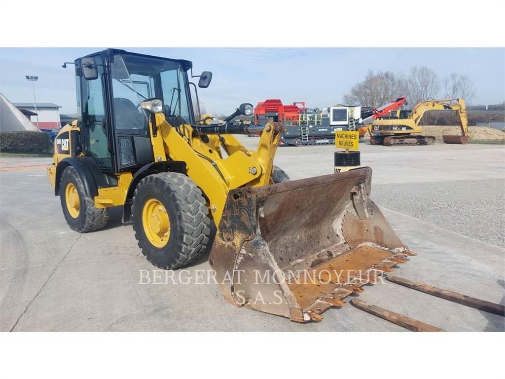 CAT 906 M Utovarivači na točkove