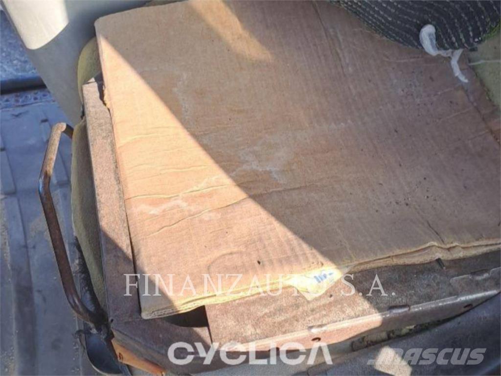 CAT 906H Utovarivači na točkove