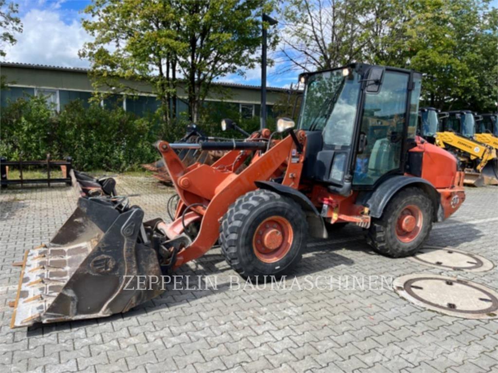 CAT 906H Utovarivači na točkove