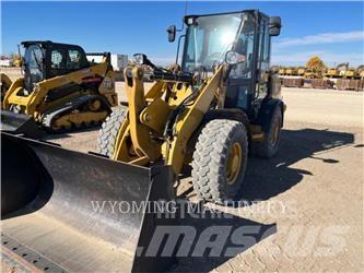 CAT 906M Utovarivači na točkove