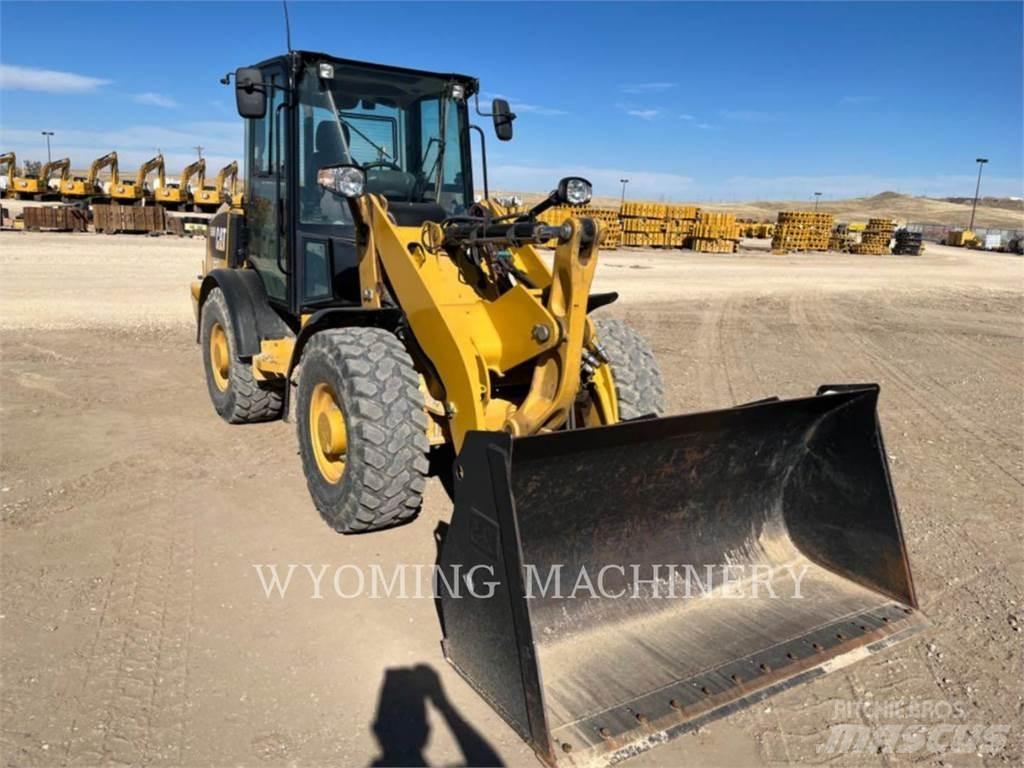 CAT 906M Utovarivači na točkove