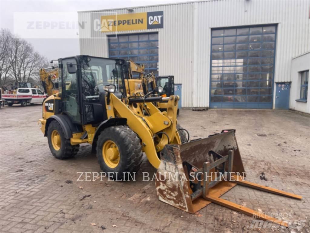CAT 906M Utovarivači na točkove