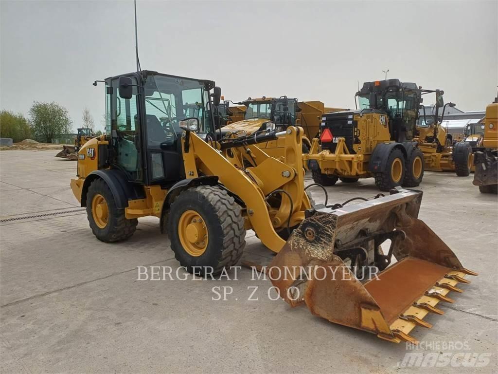 CAT 906M Utovarivači na točkove