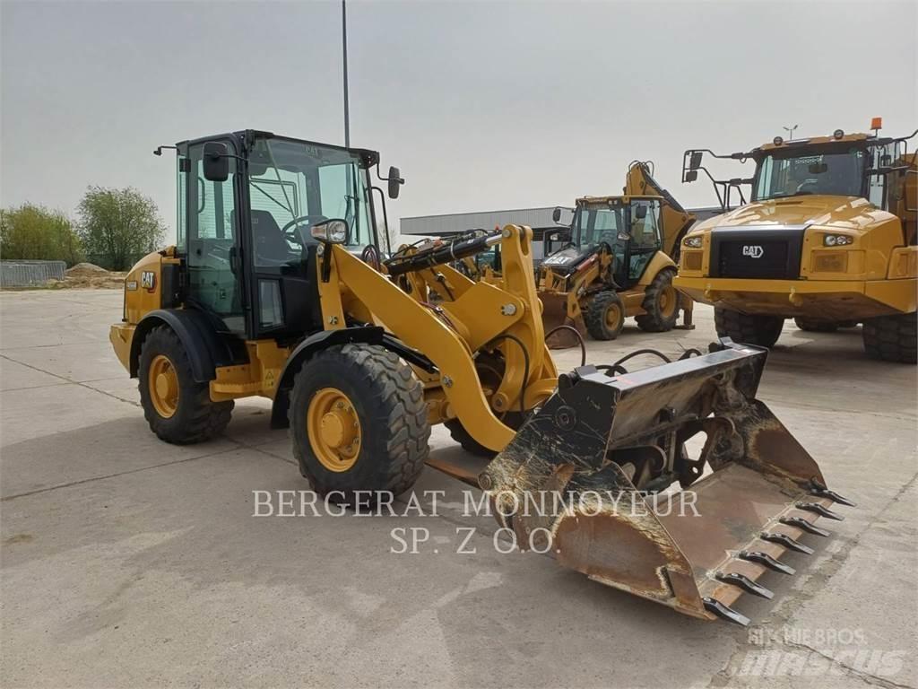 CAT 906M Utovarivači na točkove