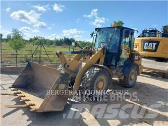 CAT 906M Utovarivači na točkove