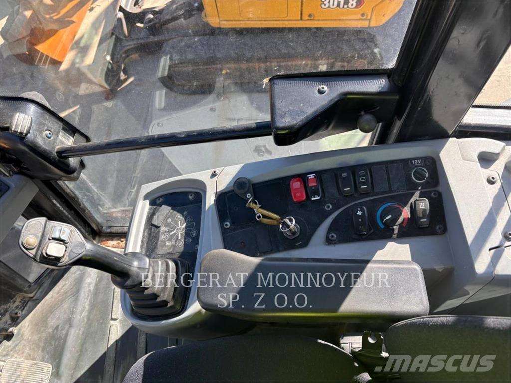 CAT 906M Utovarivači na točkove