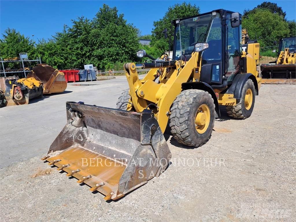 CAT 906M Utovarivači na točkove