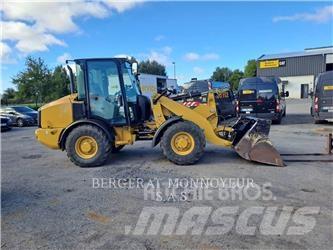 CAT 906M Utovarivači na točkove