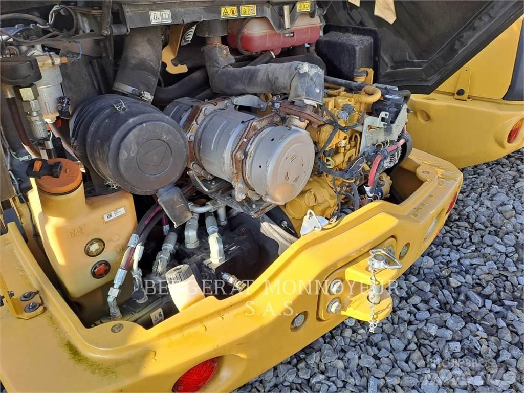 CAT 906M Utovarivači na točkove