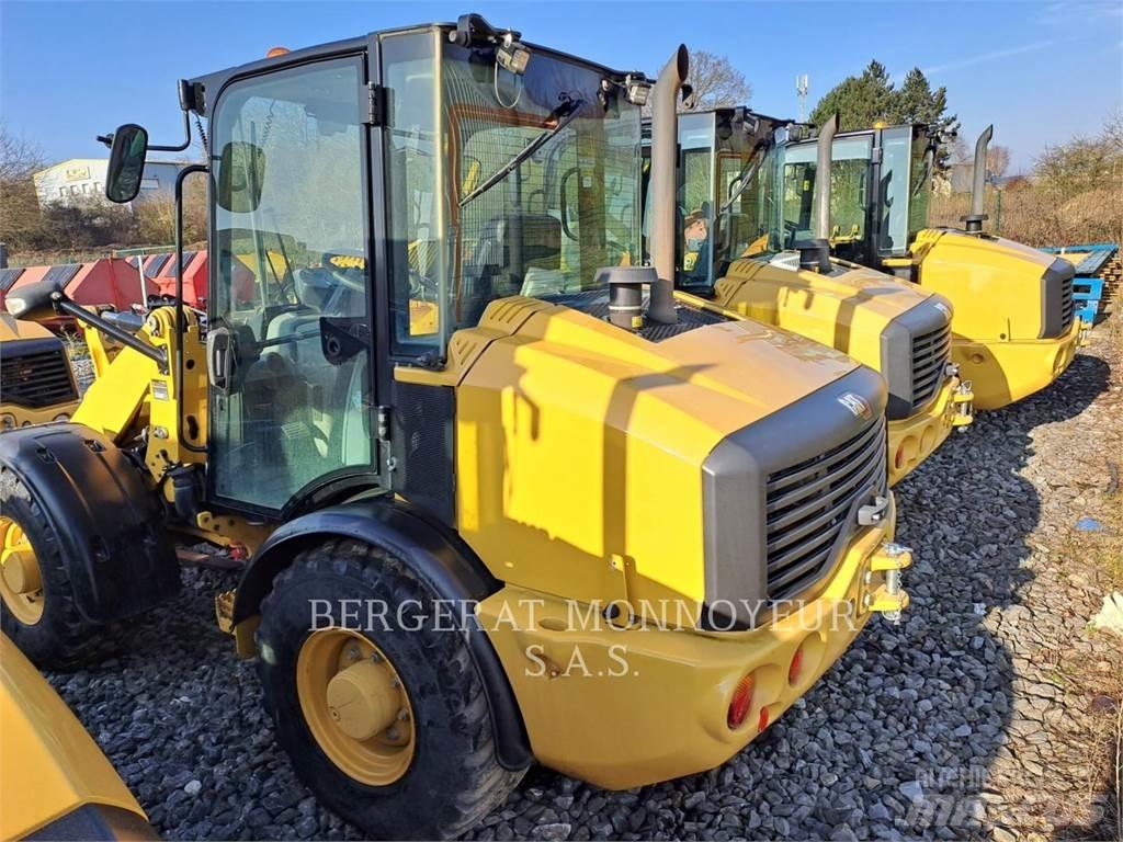 CAT 906M Utovarivači na točkove