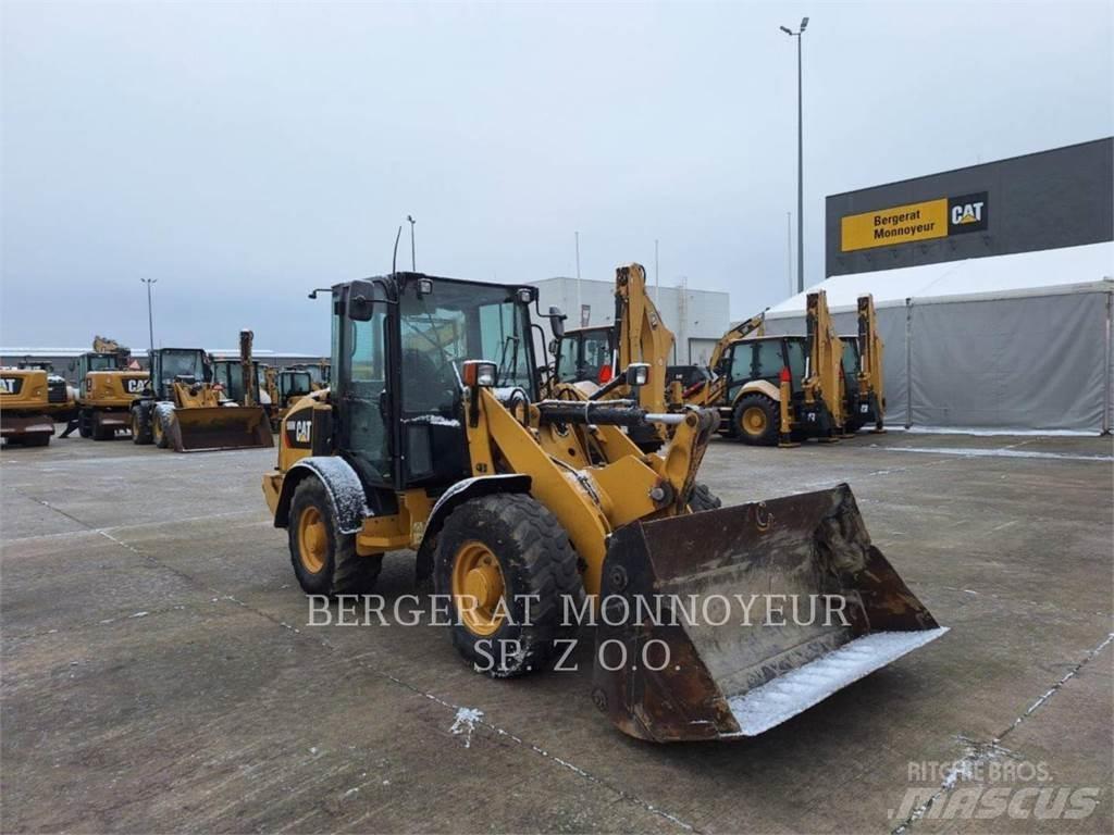 CAT 906M Utovarivači na točkove