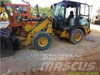 CAT 906M Utovarivači na točkove