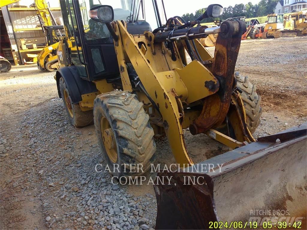 CAT 906M Utovarivači na točkove