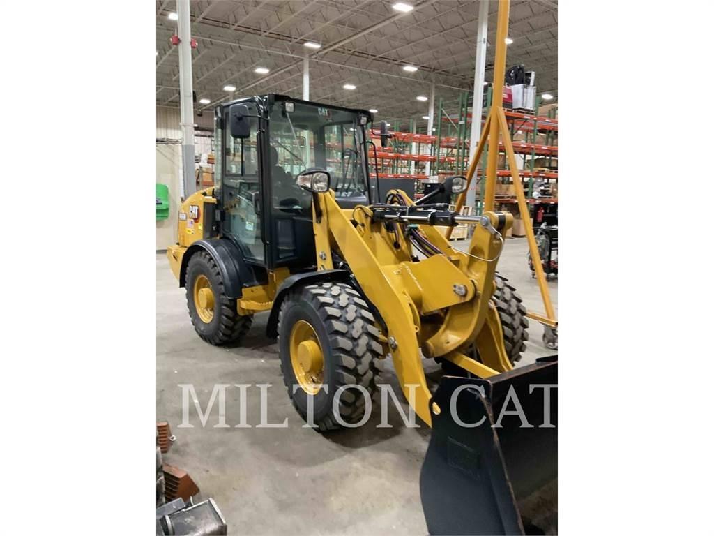 CAT 906M Utovarivači na točkove