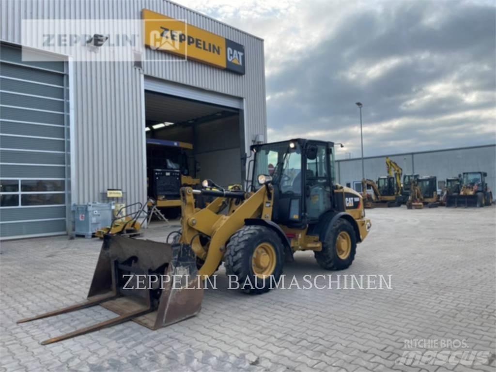 CAT 906M Utovarivači na točkove