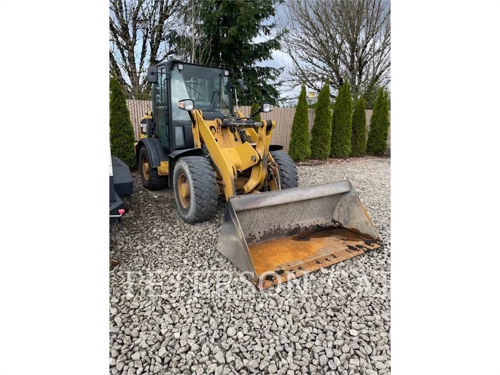 CAT 906M Utovarivači na točkove