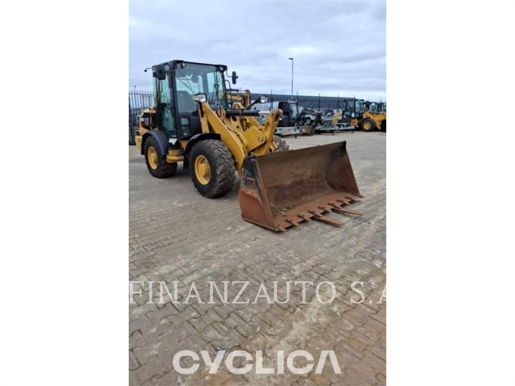 CAT 906M Utovarivači na točkove